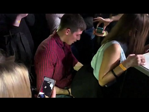 ❤️ Вистински секс во руски ноќен клуб. 18-годишна Русинка во анус и вагина се заебала во ноќен клуб ❤️❌ Само порно на mk.mypornpics.ru ❌